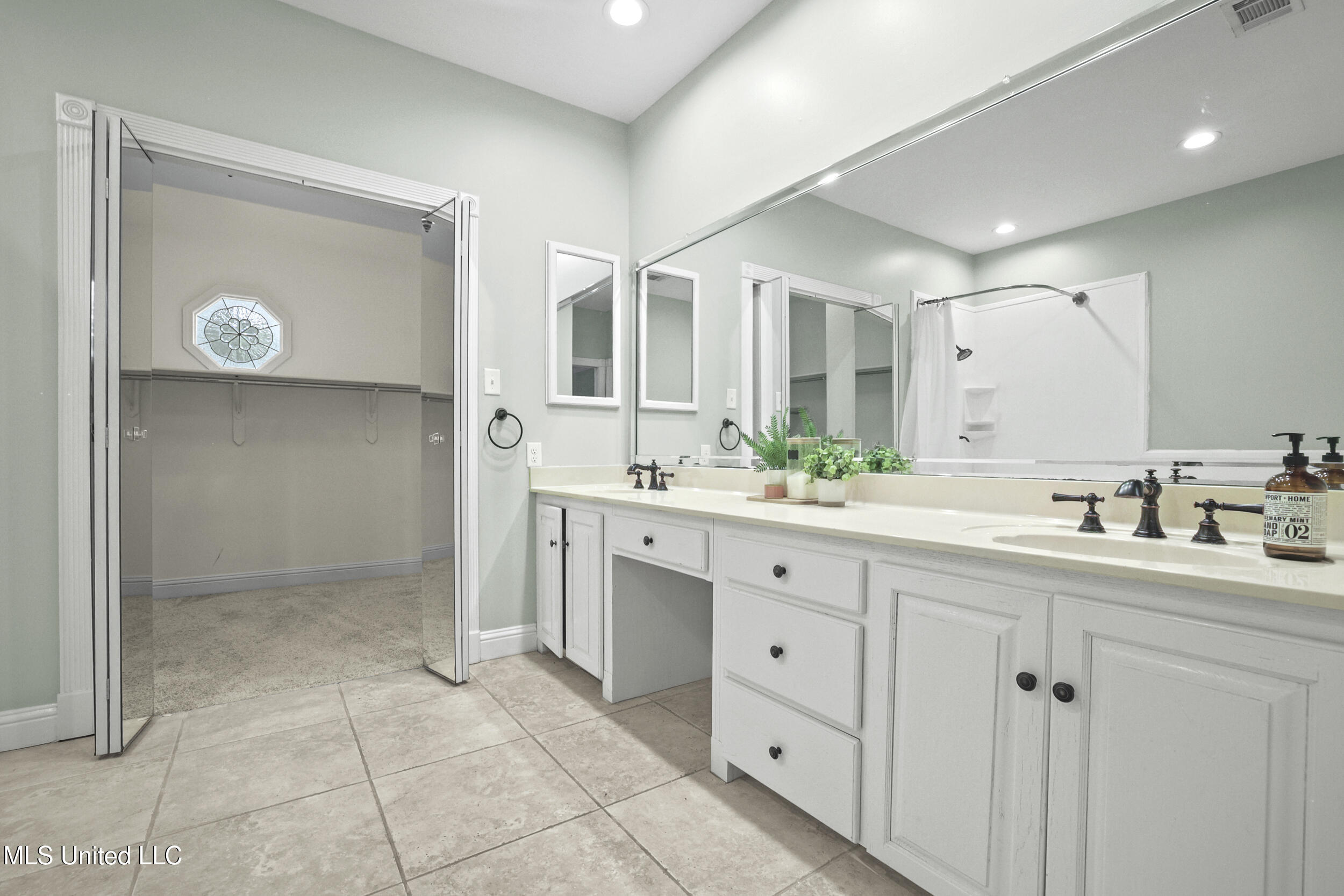 13809 Plano Road Ocean Springs, MS 39564 - Photo 57 of 88 r6__1640