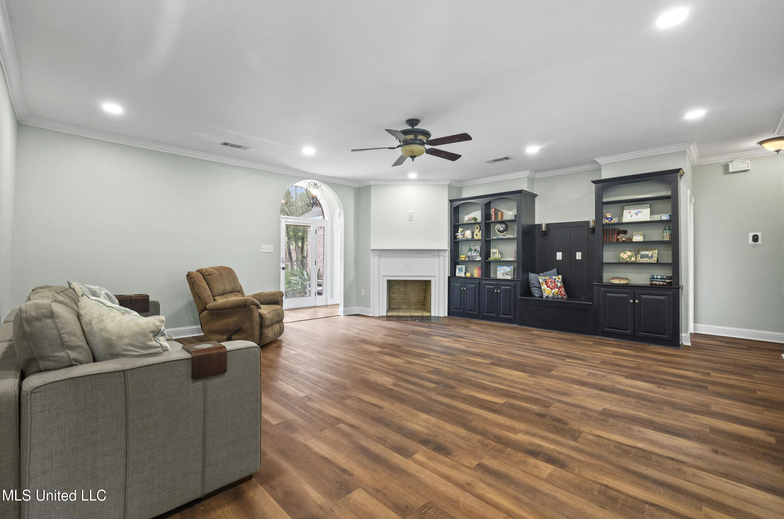 13809 Plano Road Ocean Springs, MS 39564 - Photo 9 of 88 r6__1420