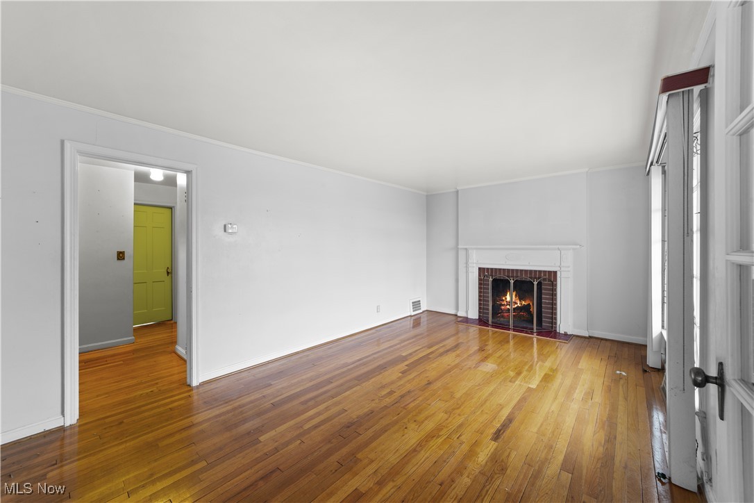 4057 Wilmington Road Cleveland, OH 44121 - Photo 4 of 34
