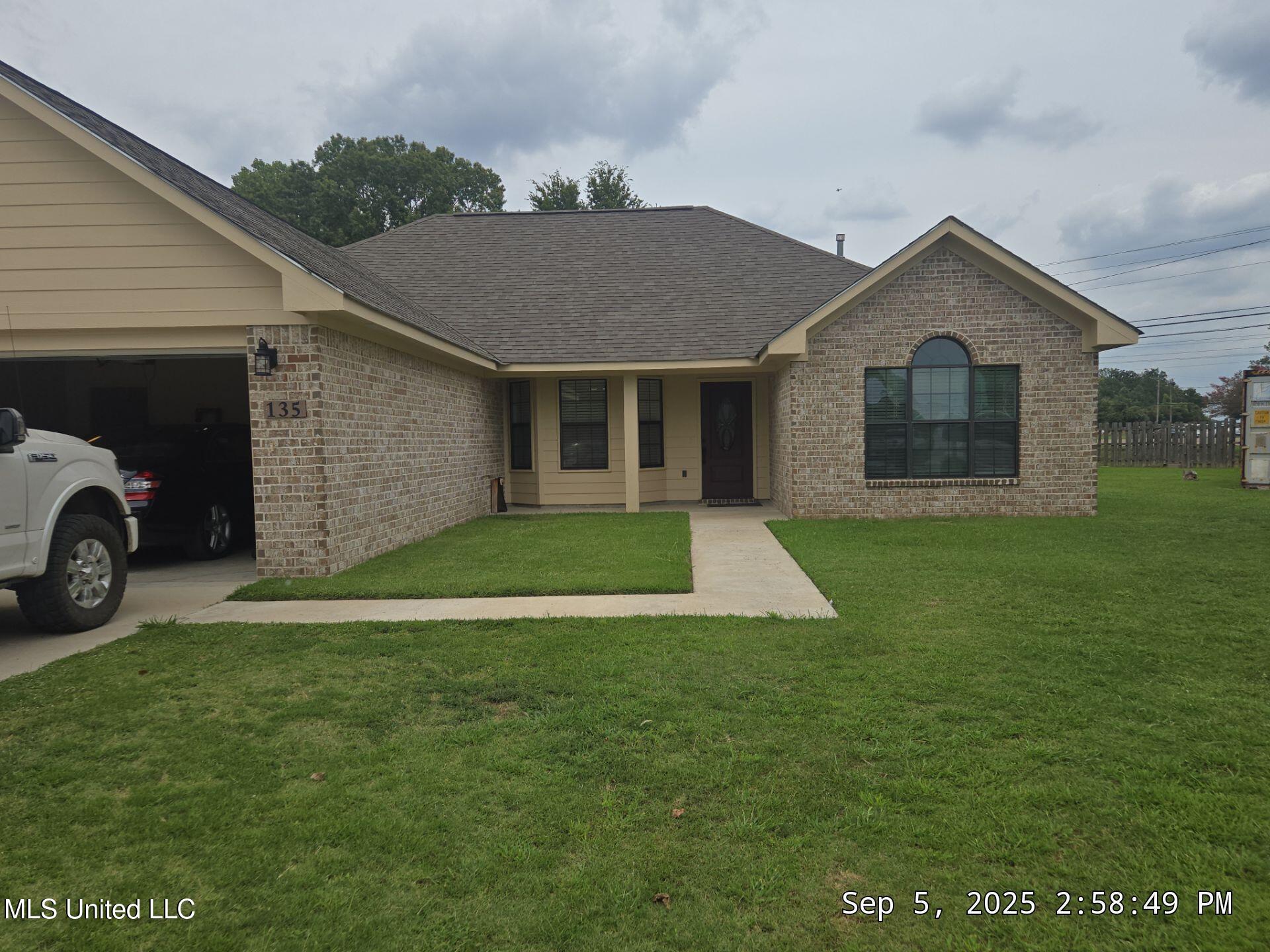 135 Baird Avenue Indianola, MS 38751 - Photo 2 of 16 019920f9-510f-799a-9306-1ba0ecf4ec47