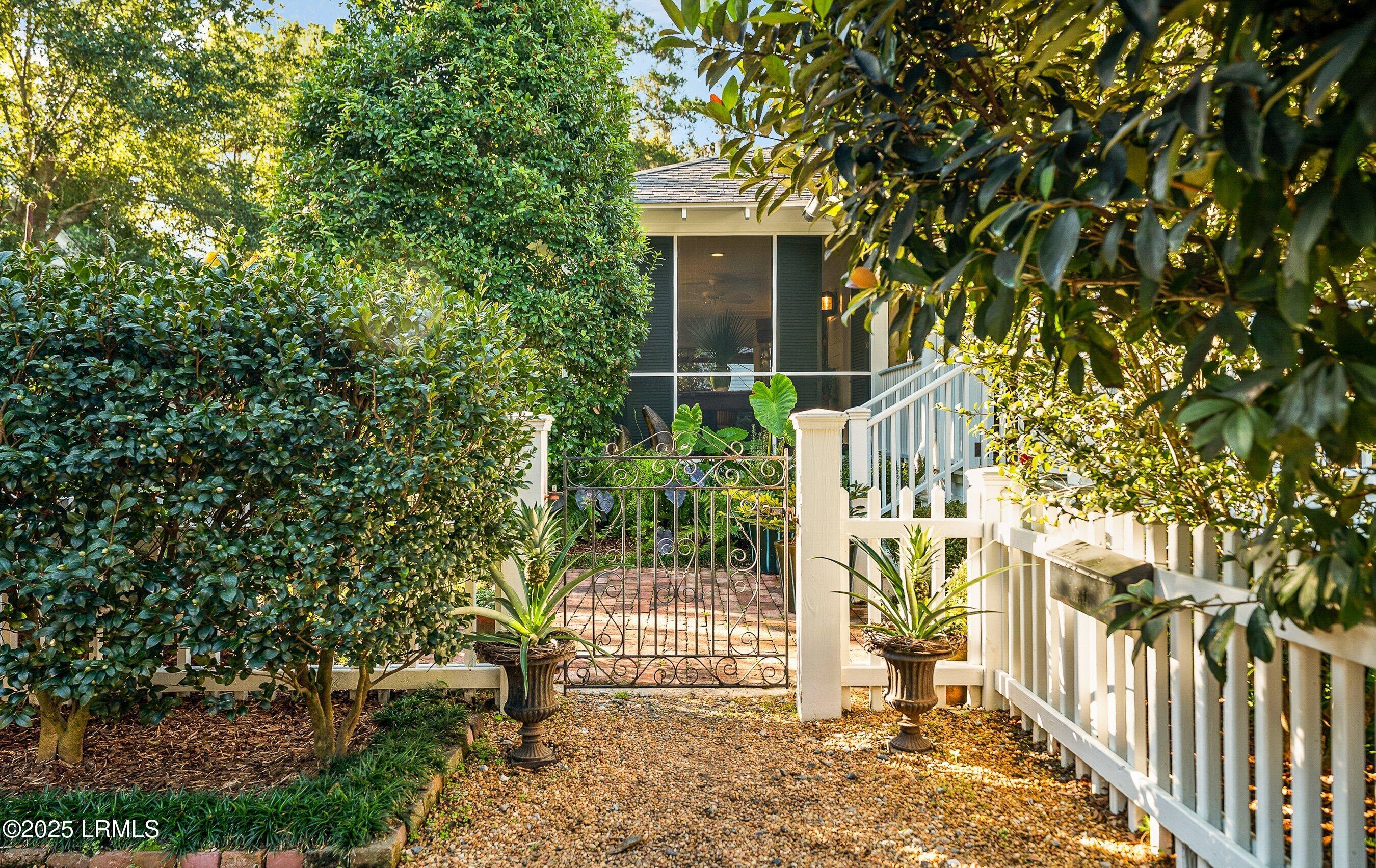 306 King Street Beaufort, SC 29902 - Photo 3 of 41 DSC03311-88-1-1.jpg-SMALL