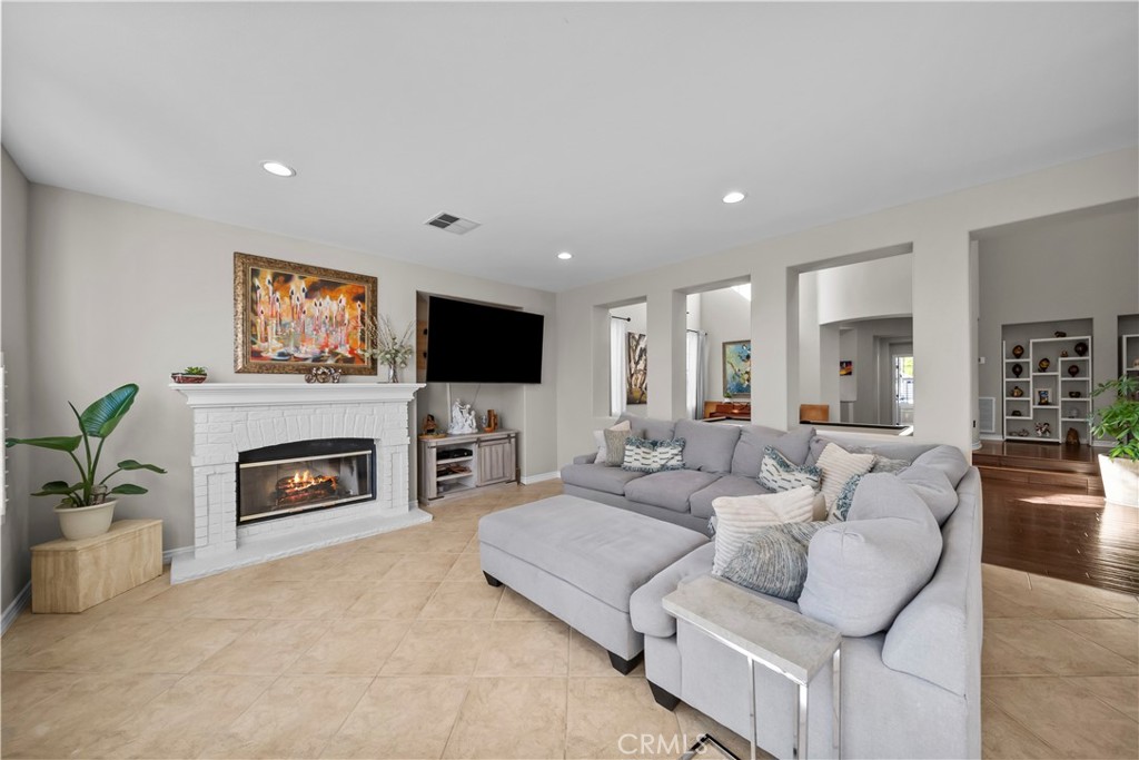 23912 Lakeside Road Valencia, CA 91355 - Photo 15 of 75