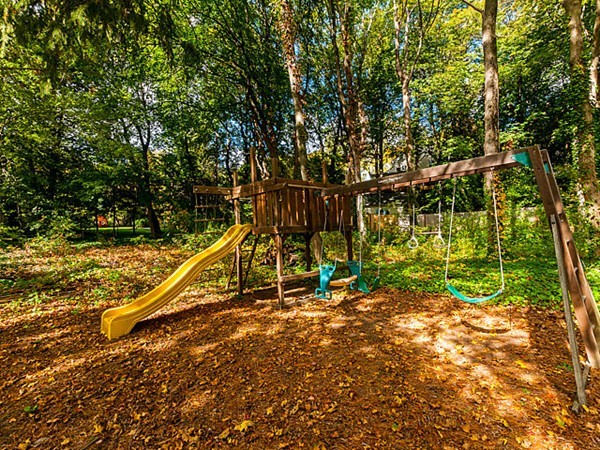 31 Devonshire Road Newton, MA 02468 - Photo 5 of 29 Gallery Image 5