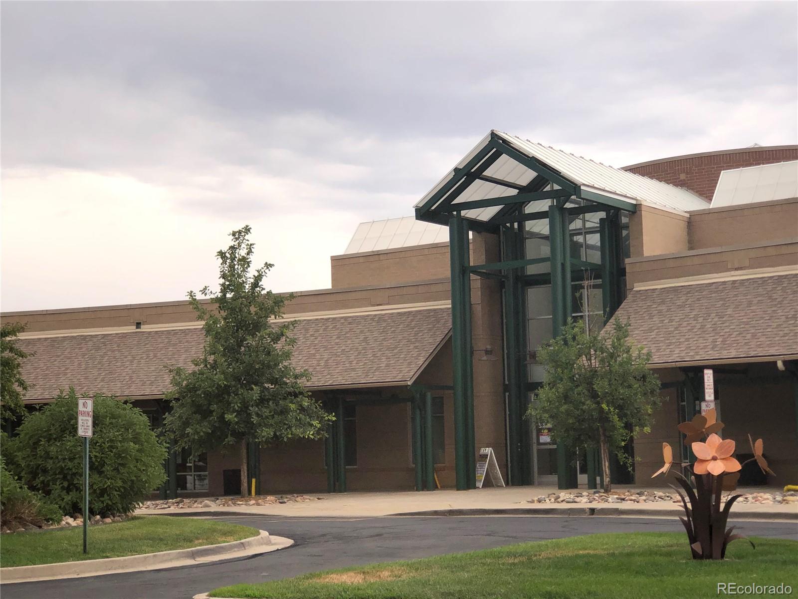 3897 Mallard Lane Highlands Ranch, CO 80126 - Photo 48 of 50 a house view with a garden space