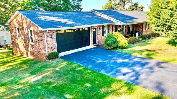 $594,900 | 6481 Stewartsville Road, Moneta, VA 24121
