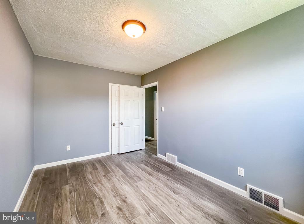 260 Hoffman Road Ridley Park, PA 19078 - Photo 4 of 25 Gallery Image 4