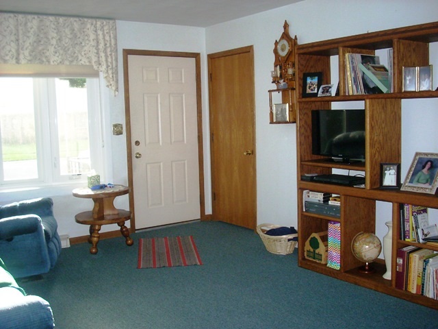 3423 Ridge Avenue Rockford, IL 61103 - Photo 4 of 18 Gallery Image 4