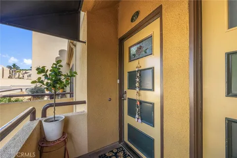 $699,900 | 25712 Le Parc, Unit 20, Lake Forest, CA 92630
