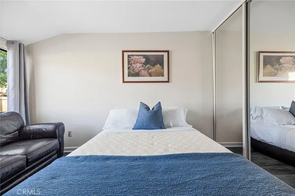 $699,900 | 25712 Le Parc, Unit 20, Lake Forest, CA 92630