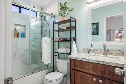 $699,900 | 25712 Le Parc, Unit 20, Lake Forest, CA 92630