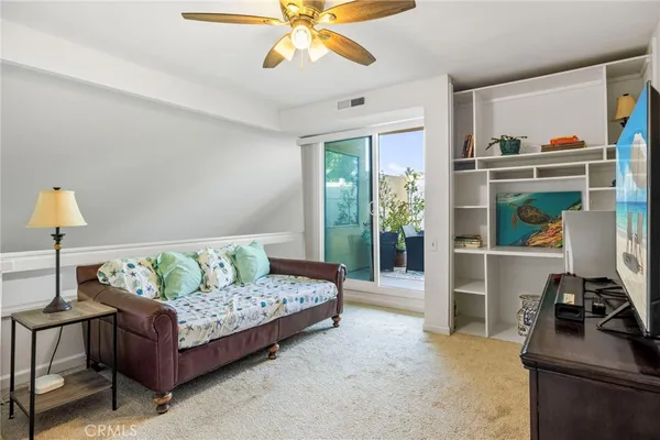 $699,900 | 25712 Le Parc, Unit 20, Lake Forest, CA 92630
