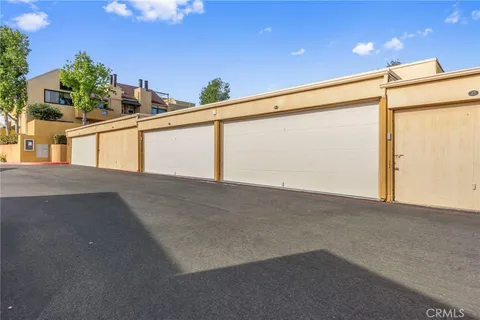 $699,900 | 25712 Le Parc, Unit 20, Lake Forest, CA 92630