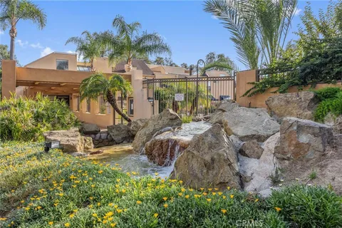 $699,900 | 25712 Le Parc, Unit 20, Lake Forest, CA 92630
