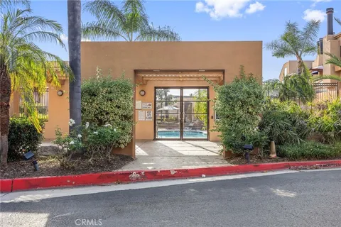 $699,900 | 25712 Le Parc, Unit 20, Lake Forest, CA 92630