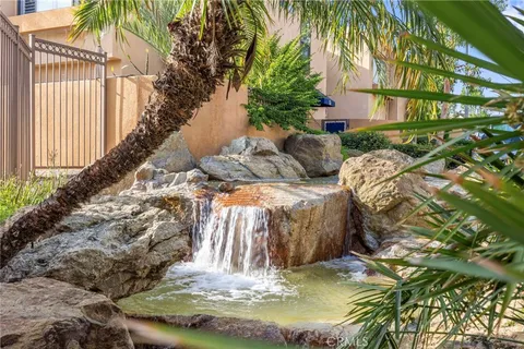 $699,900 | 25712 Le Parc, Unit 20, Lake Forest, CA 92630