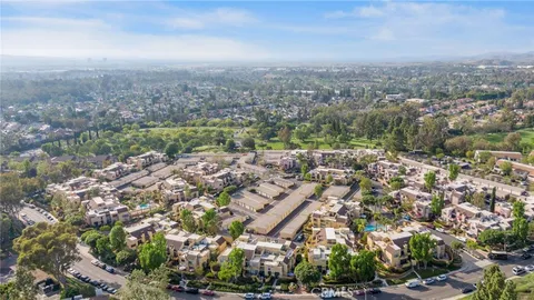 $699,900 | 25712 Le Parc, Unit 20, Lake Forest, CA 92630