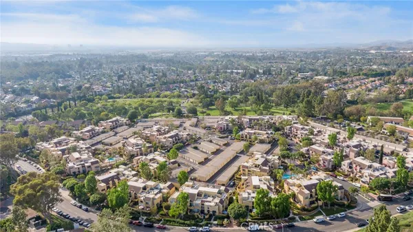 $699,900 | 25712 Le Parc, Unit 20, Lake Forest, CA 92630