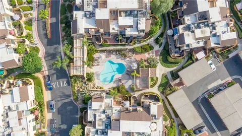 $699,900 | 25712 Le Parc, Unit 20, Lake Forest, CA 92630