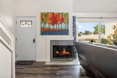 $699,900 | 25712 Le Parc, Unit 20, Lake Forest, CA 92630