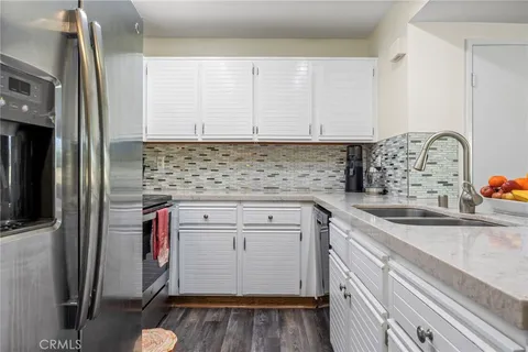 $699,900 | 25712 Le Parc, Unit 20, Lake Forest, CA 92630