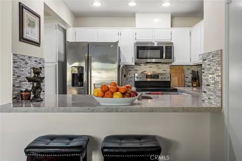 $699,900 | 25712 Le Parc, Unit 20, Lake Forest, CA 92630