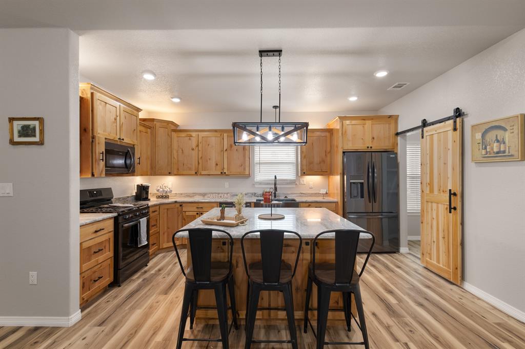 1446 Faulkner Road Sunset, TX 76270 - Photo 6 of 40