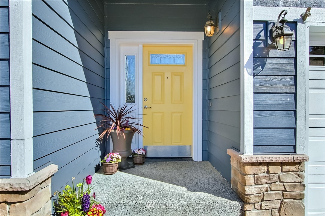 3827 160th Place Southeast Bothell, WA 98012 - Photo 3 of 40 a view of entryway front of house