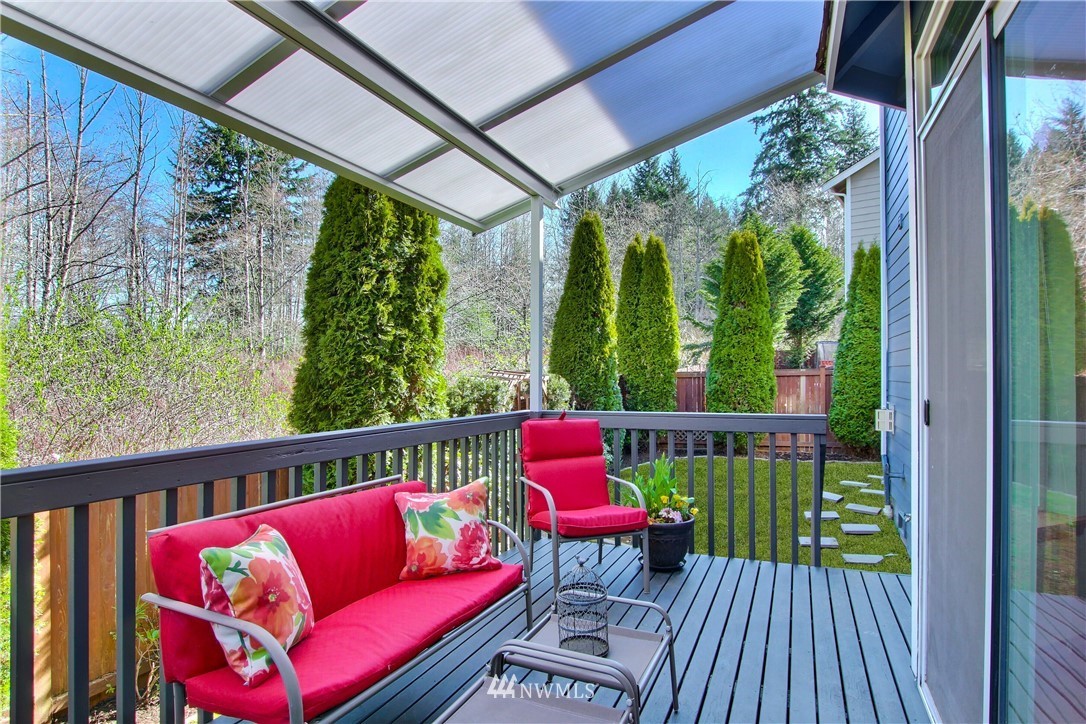 3827 160th Place Southeast Bothell, WA 98012 - Photo 40 of 40 a view of sitting space with furniture