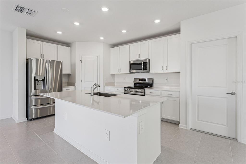 2916 Transformation Way Clermont, FL 34714 - Photo 5 of 86