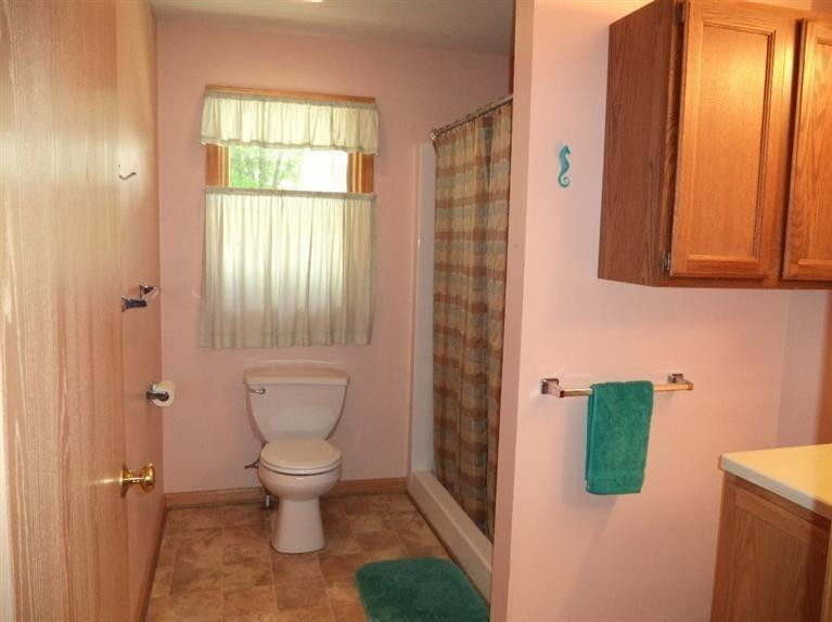 5149 Joslin Lake Road Gregory, MI 48137 - Photo 11 of 32 Full Bath on entry level.