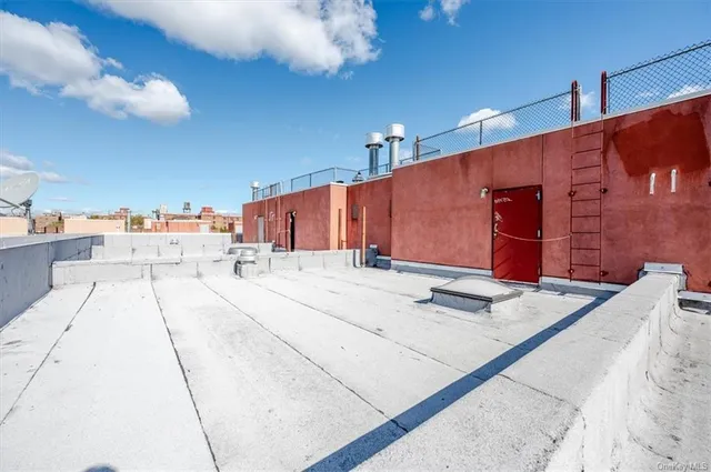 $1,200,000 | 943 Croes Avenue | Soundview