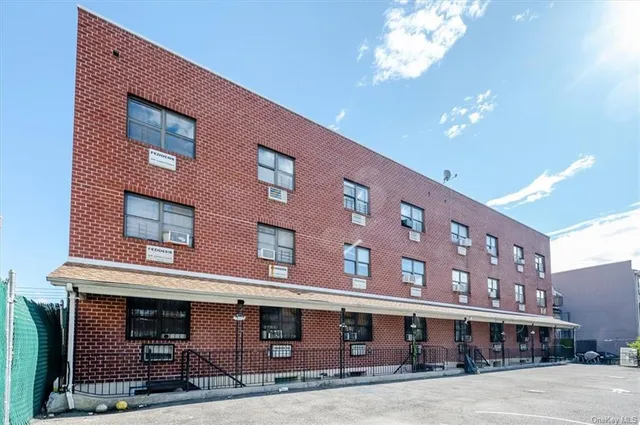 $1,200,000 | 943 Croes Avenue | Soundview
