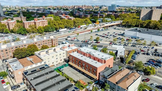 $1,200,000 | 943 Croes Avenue | Soundview