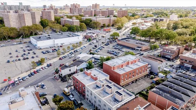 $1,200,000 | 943 Croes Avenue | Soundview