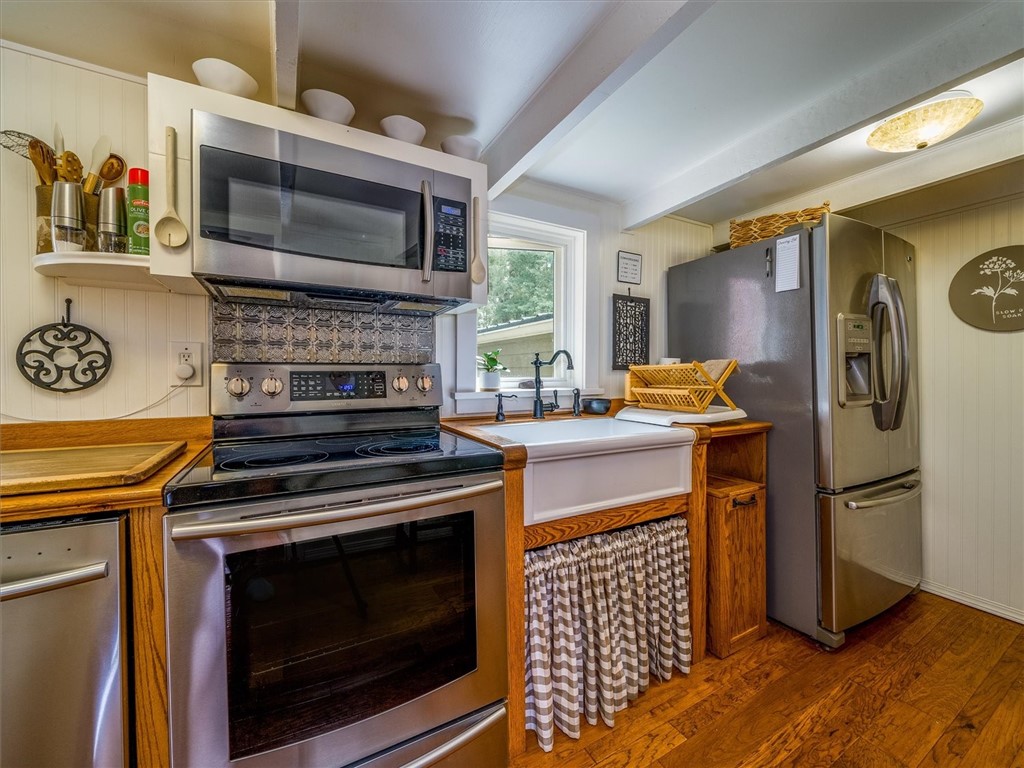 1564 East River Road Brighton, NY 14623 - Photo 13 of 48