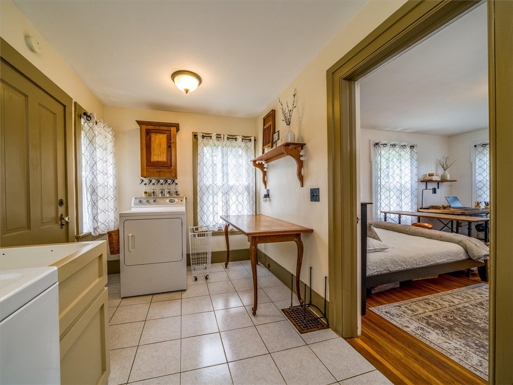 1564 East River Road Brighton, NY 14623 - Photo 17 of 48