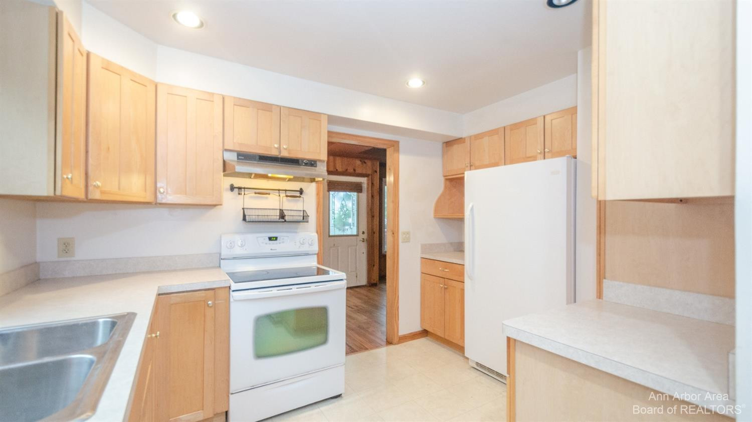 708 North Harris Road Ypsilanti, MI 48198 - Photo 13 of 39 Photo 13