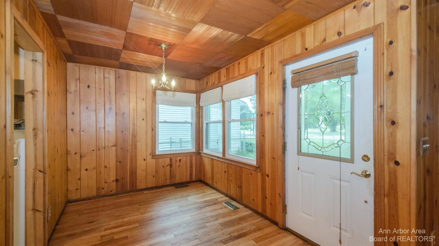 708 North Harris Road Ypsilanti, MI 48198 - Photo 2 of 39 Photo 2
