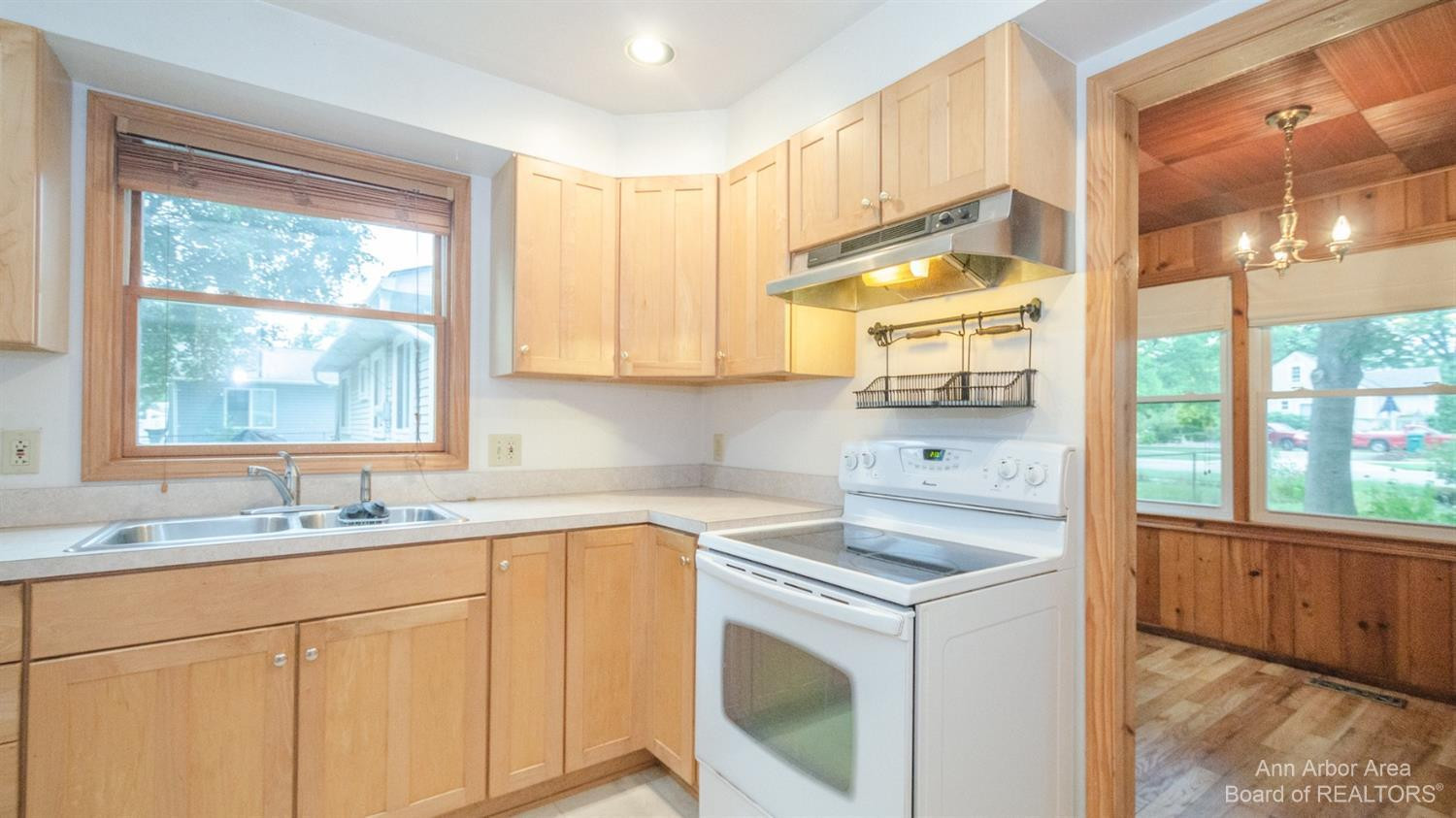 708 North Harris Road Ypsilanti, MI 48198 - Photo 10 of 39 Photo 10