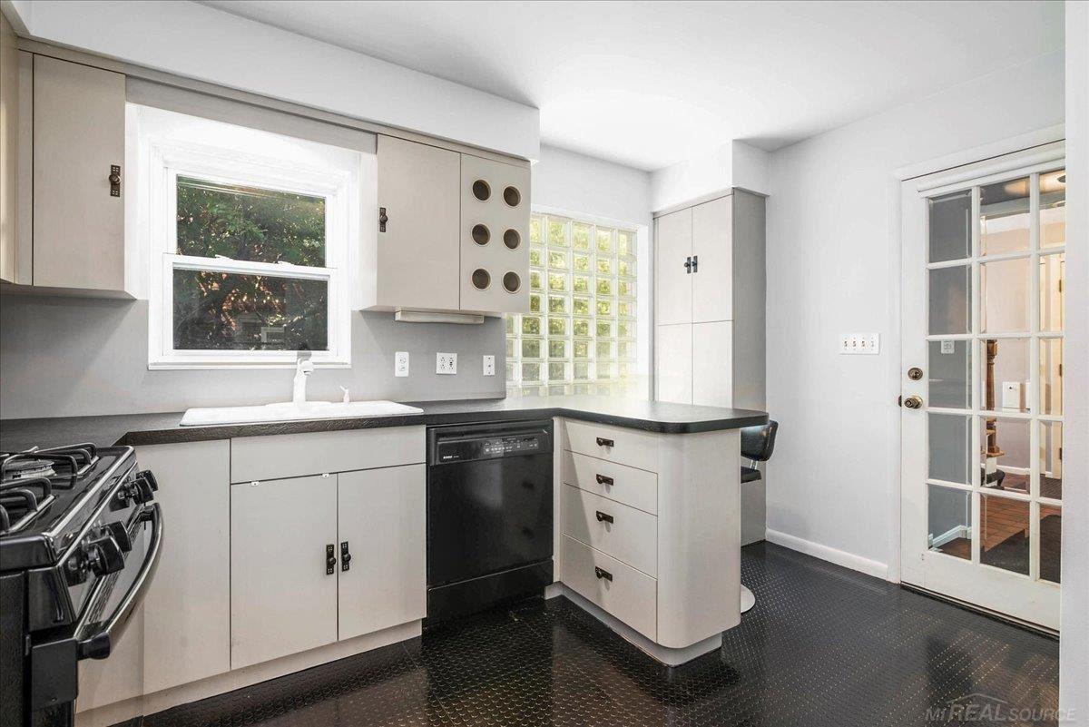 735 Harcourt Road, Unit 737 HARCOURT ROAD Grosse Pointe Park, MI 48230 - Photo 19 of 35