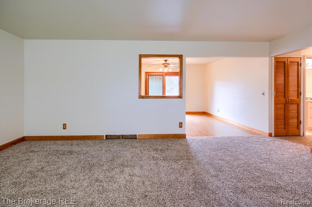418 Windmill Point Drive Flushing, MI 48433 - Photo 15 of 28