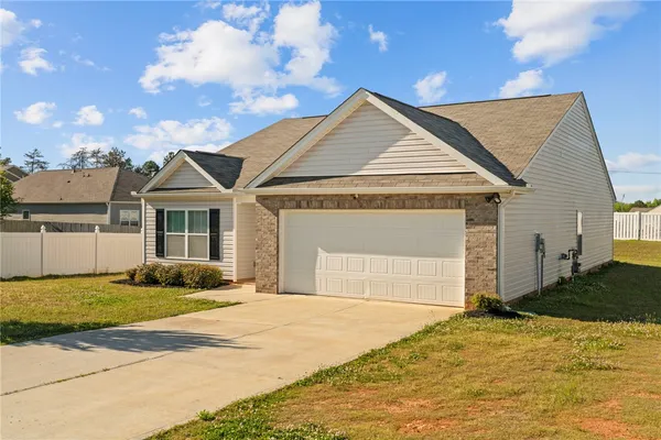 $289,900 | 205 Hillendale Way, Pelzer, SC 29669