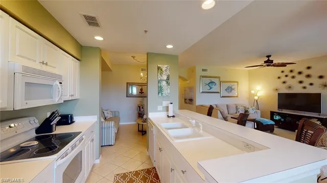 $5,200 | 2700 Cypress Trace Circle, Unit 3122, Naples, FL 34119