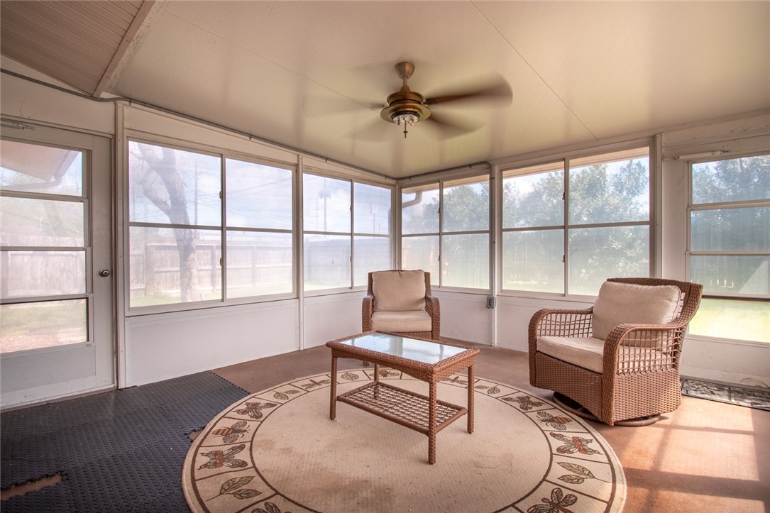 5802 Limerick Drive Corpus Christi, TX 78413 - Photo 31 of 34 a living room with furniture and a window