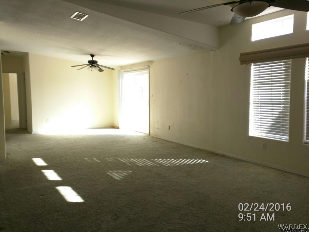 3425 Bacobi Road Golden Valley, AZ 86413 - Photo 7 of 24 Living roomdinging room