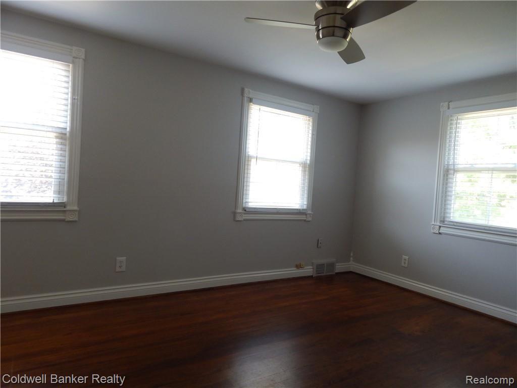 1682 Graefield Road Birmingham, MI 48009 - Photo 15 of 30