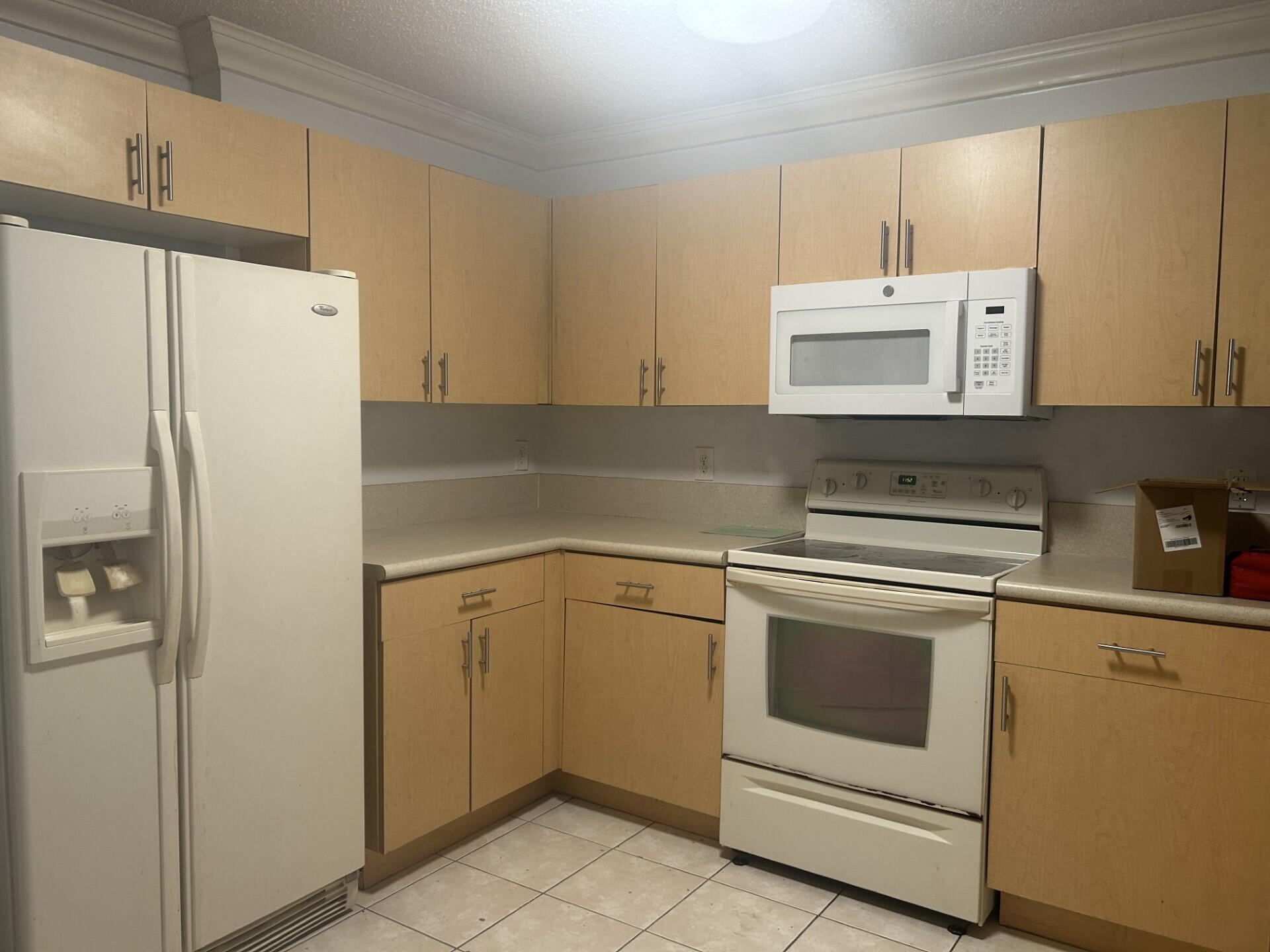 1239 Imperial Lake Road West Palm Beach, FL 33413 - Photo 3 of 15 6ef5c6ff-9c14-45b3-a36d-126b1817ae5c