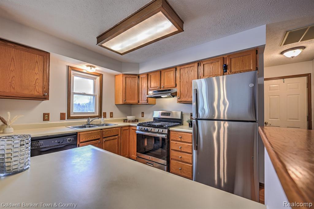 44694 Geddes Road Canton, MI 48188 - Photo 13 of 60 Gallery Image 13