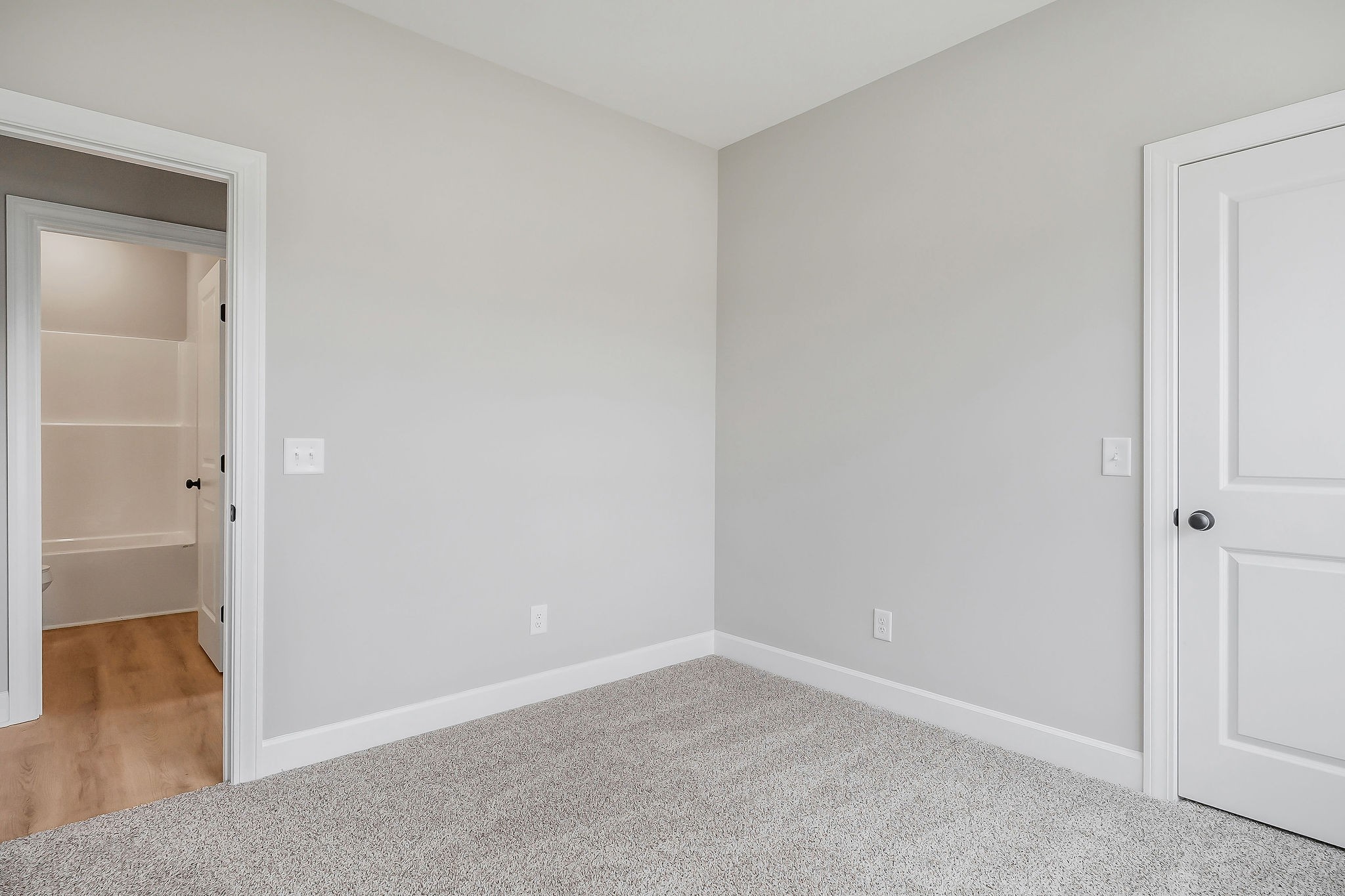 117 Reece Road Baxter, TN 38544 - Photo 23 of 31 a room that has a window in it