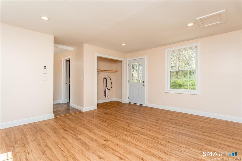 502 Stearns Street Killingly, CT 06239 - Photo 6 of 21 Gallery Image 6